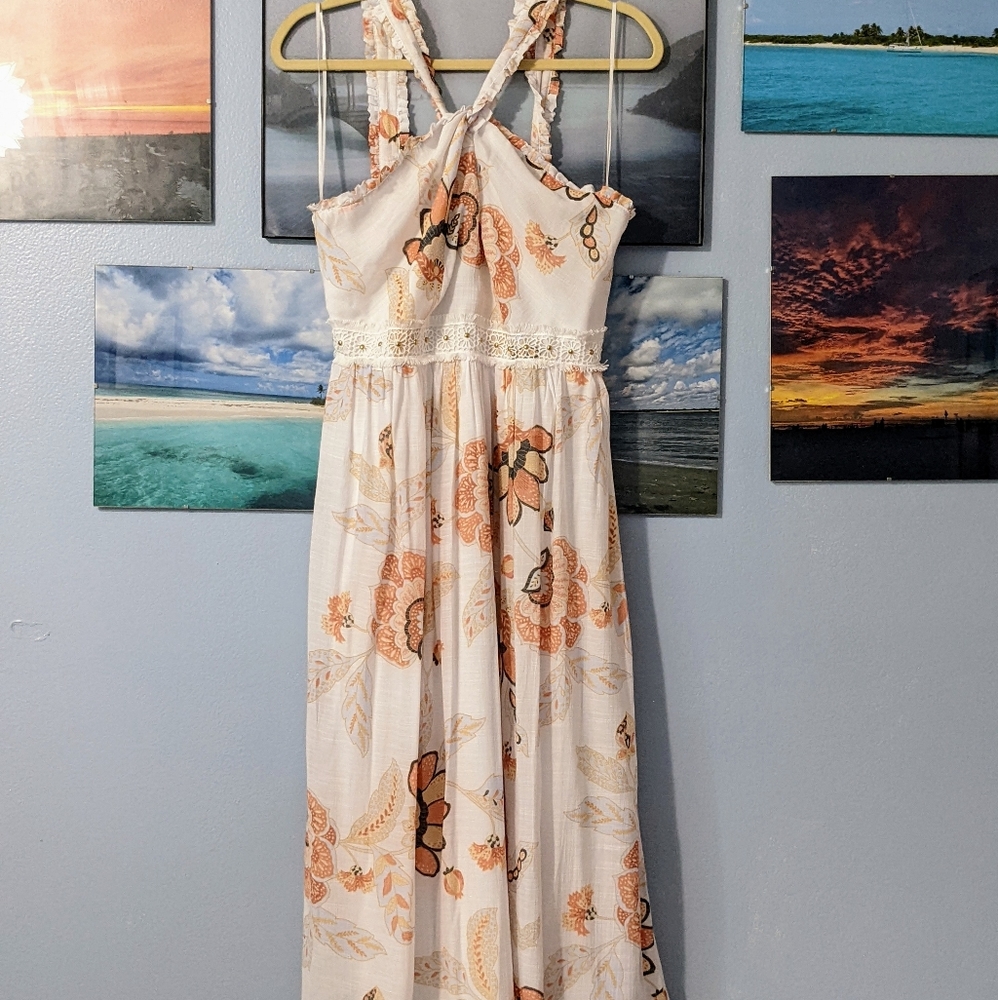 Lauren Conrad, medium, high neck halter floral dress
